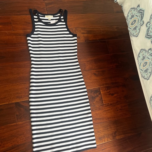 New Striped Black and White Sleeveless Dress Michael KORS - Picture 1 of 6